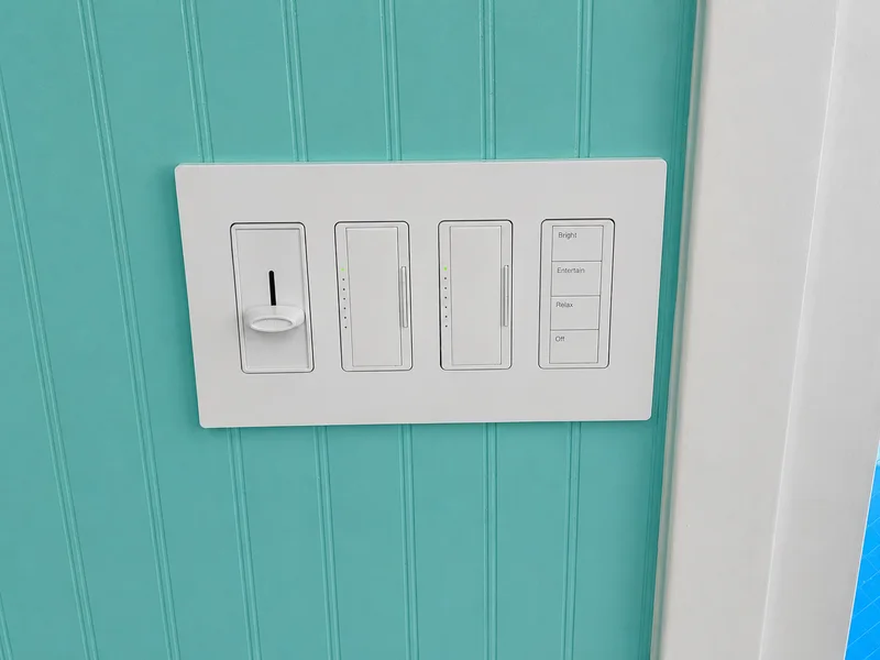 Smart lighting control keypad and dimmers in Pinellas County